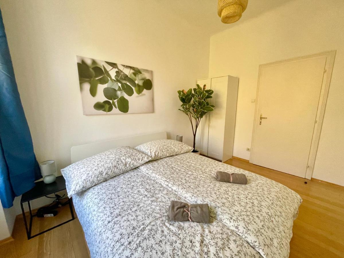 100m2 Flat With Balcony Near Mariahilferstrasse - Free Parking Apartment Wien